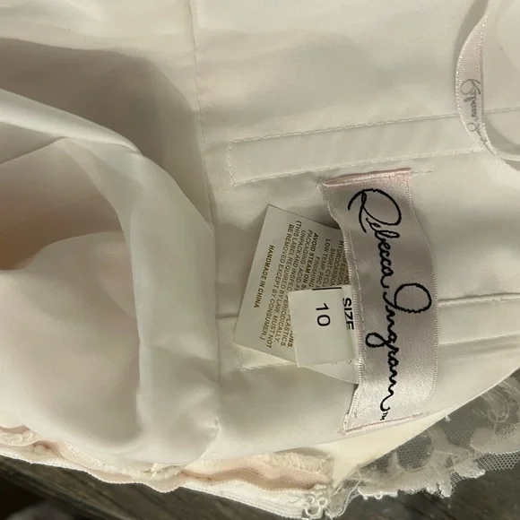 Elegant White Lace Wedding Dress - Picture 10 of 14